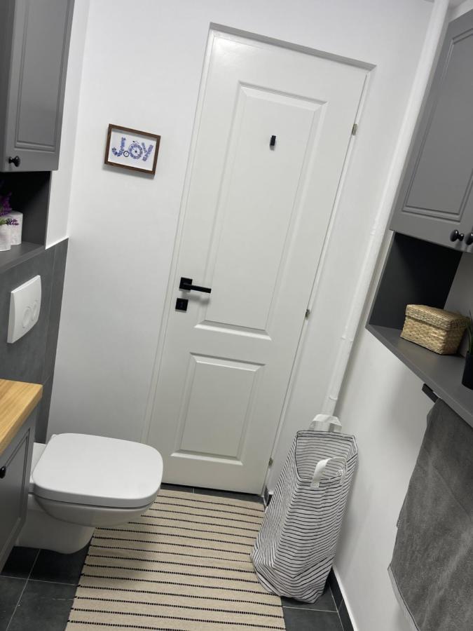 בוקרשט Lovely 2 Rooms Apartment In The Center Of The City מראה חיצוני תמונה