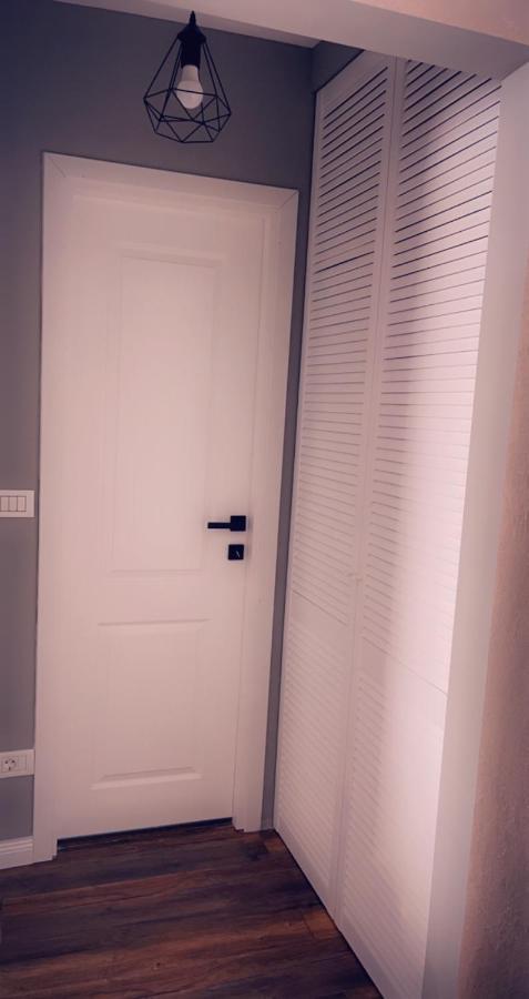 בוקרשט Lovely 2 Rooms Apartment In The Center Of The City מראה חיצוני תמונה